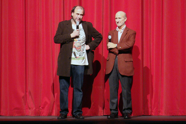 Arturo Dueñas (director de `Corsarios´) y Javier Angulo (director de la Seminci) durante el estreno. Foto: L. Fraile.