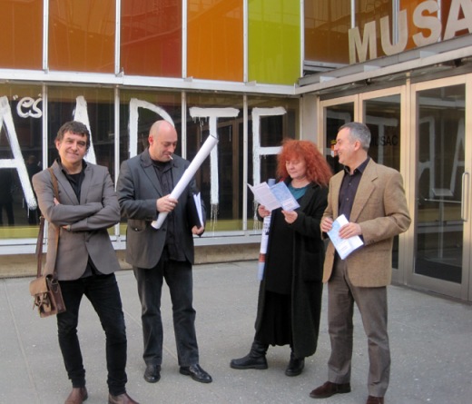Los comisarios de la muestra Vicente Muñoz, Victor Díez, Eloísa Otero y Manuel Oliveíra, Director del Musac 